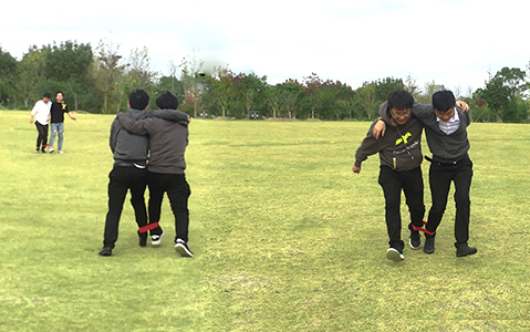 集體翹班！天豪點膠團建GO！GO！GO！